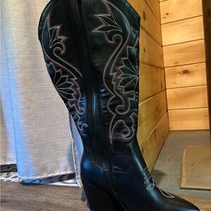 Torrid Black Cow Girl Boots